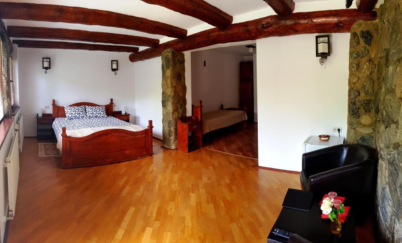Casa Bunicului Villa Vistisoara Room photo